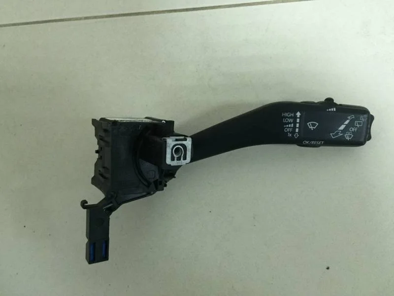 Переключатель стеклоочистителей Audi A3 (8P) 2004-2013