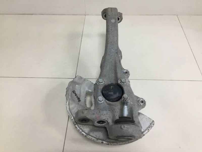 Кулак поворотный передний правый Hyundai Equus 2009-2016