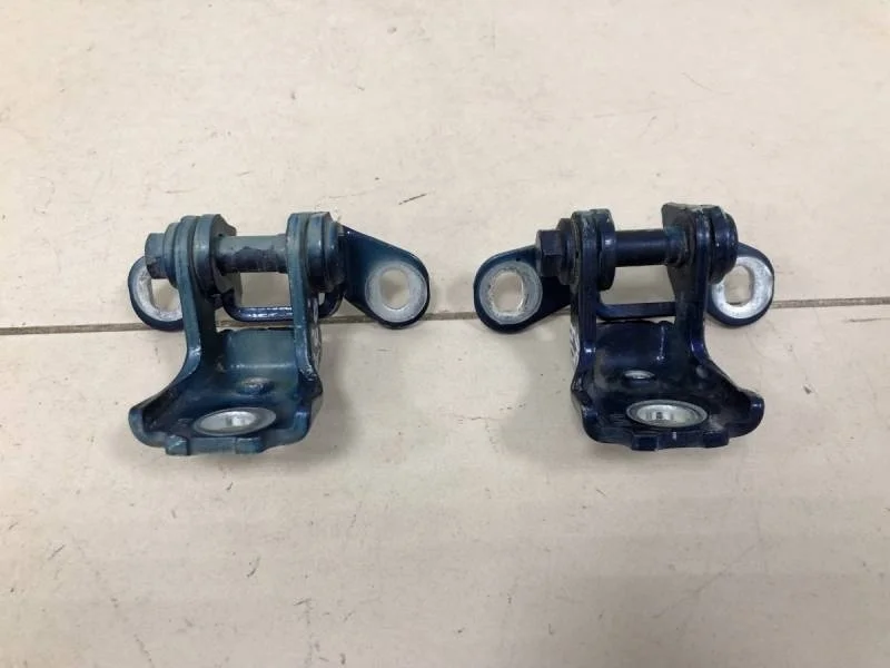 Петля двери Skoda Fabia (5J) 2007-2014