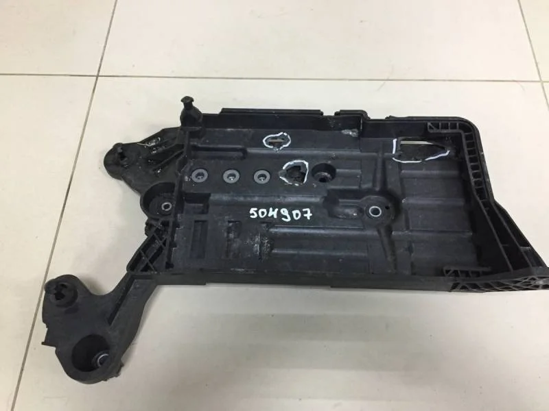 Крепление АКБ (корпус / подставка) Skoda Octavia A8 2019>