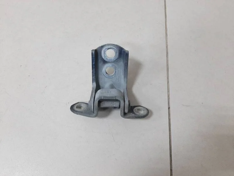 Петля двери передней правой верхняя Nissan Qashqai (J10) 2006-2013