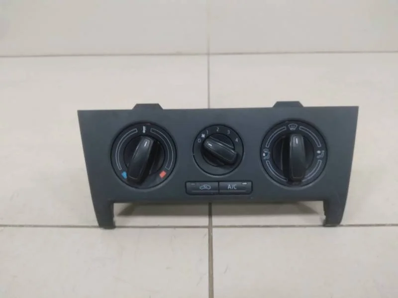 Блок управления отопителем Skoda Rapid 2012-2020