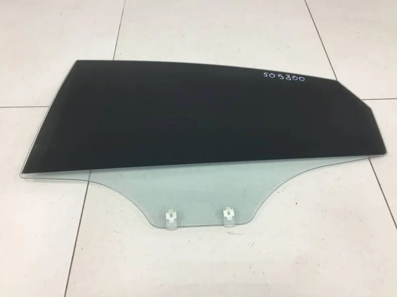 Стекло двери задней левой Hyundai Solaris 2010-2017