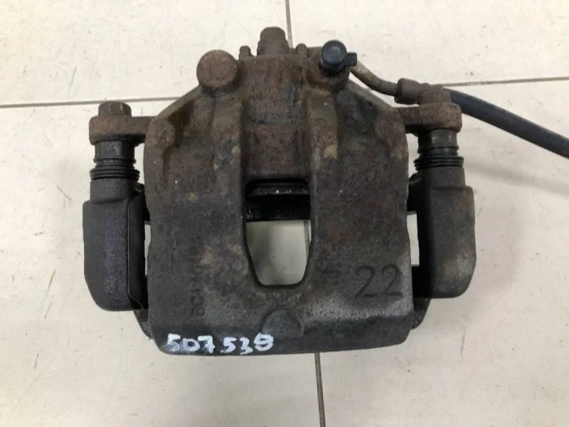 Суппорт передний левый Kia Rio 3 (UB) 2011-2017