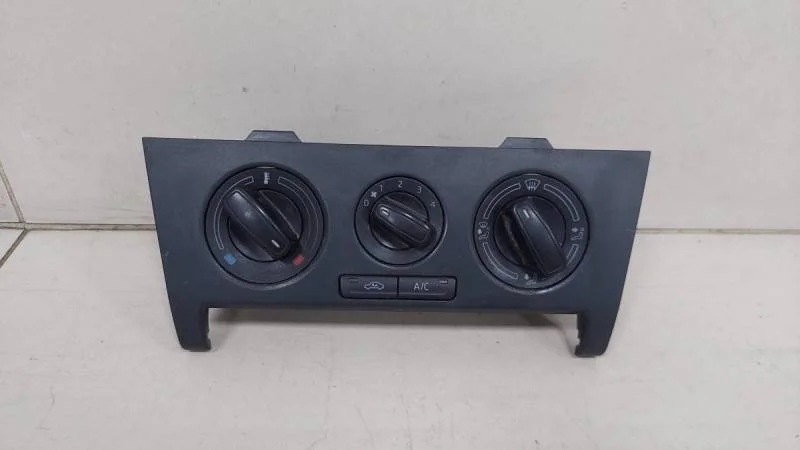 Блок управления отопителем Skoda Rapid 2012-2020