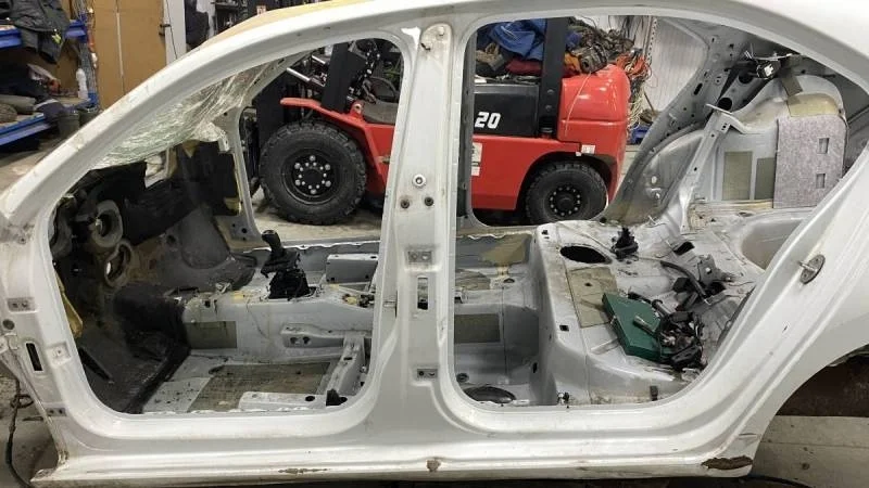 Порог со стойкой левый Skoda Rapid 2012-2020