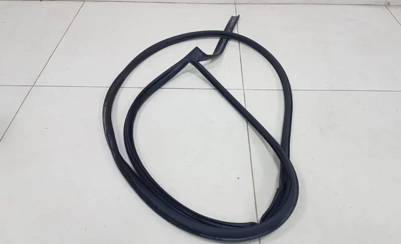 Уплотнитель двери Kia Rio X-Line 2017>