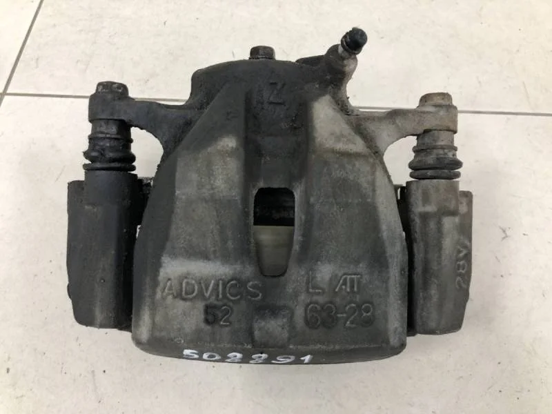 Суппорт передний левый Toyota Rav 4 (A30) 2006-2013