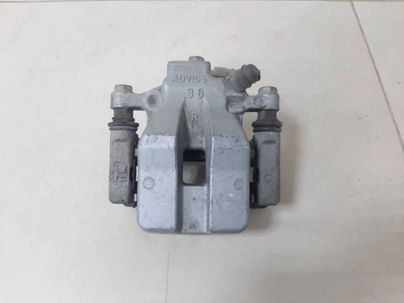 Суппорт задний правый Toyota Camry (V50) 2011-2017