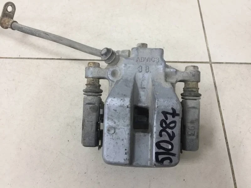 Суппорт задний левый Toyota Camry (V50) 2011-2017