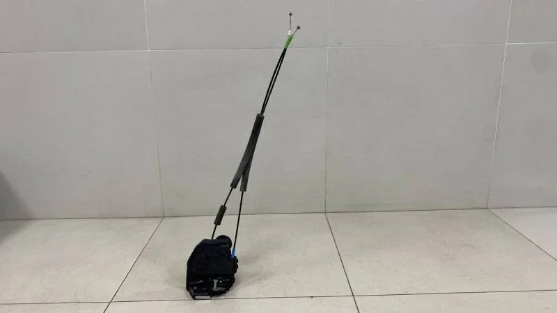 Замок двери задней правой Toyota Camry (V50) 2011-2017