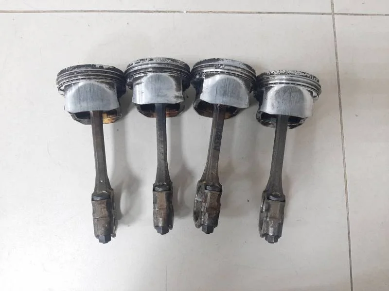 Поршень с шатуном Nissan Almera (N16) 2000-2006