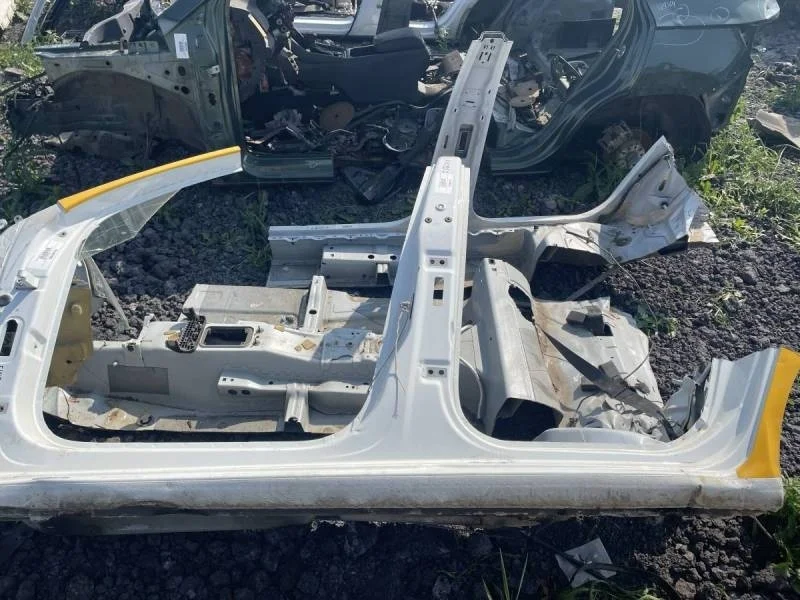 Порог со стойкой левый Skoda Rapid 2012-2020