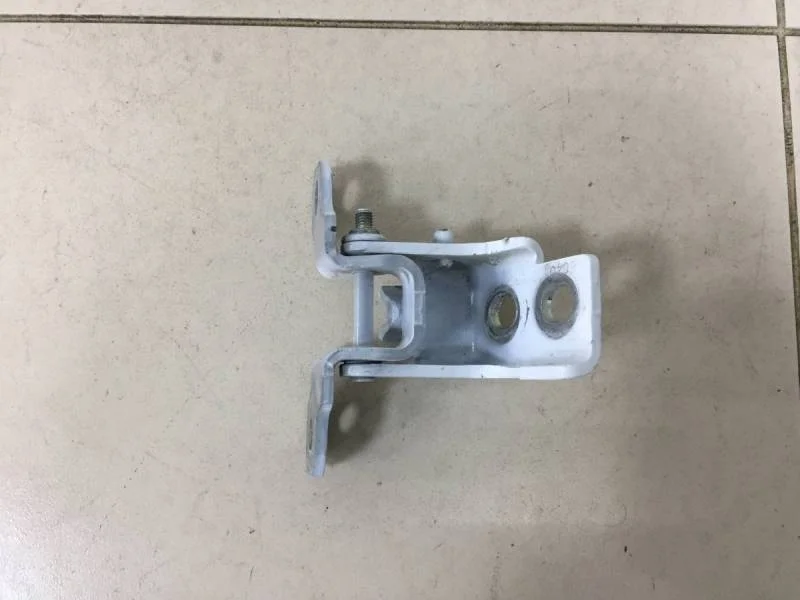 Петля двери Renault Kaptur 2016>