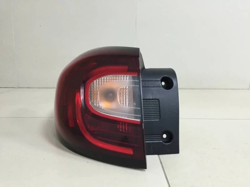 Фонарь задний наружный левый Renault Kaptur 2016>