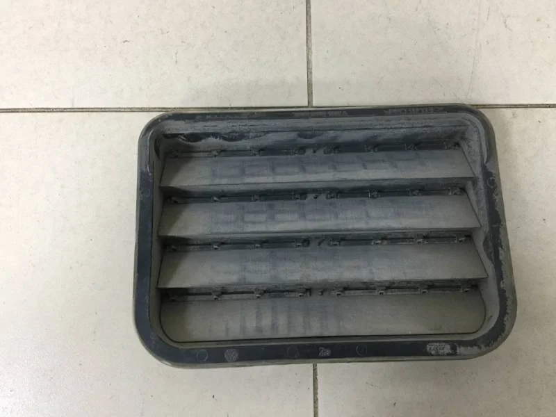 Решетка вентиляционная Skoda Rapid 2012-2020