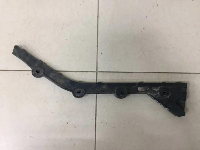 Кронштейн заднего бампера правый Skoda Rapid 2012-2020