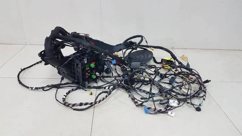 Блок предохранителей Skoda Octavia (A7) 2013>