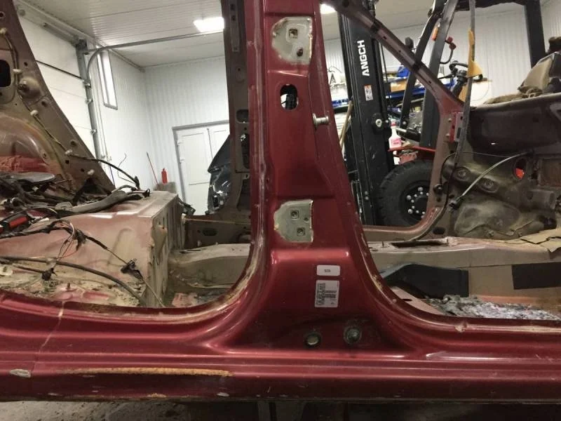 Порог со стойкой правый Renault Sandero 2009-2014