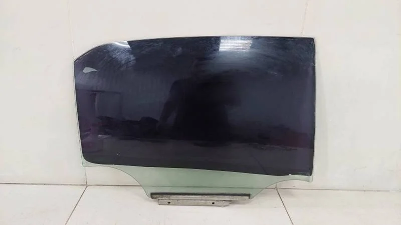 Стекло двери задней правой Toyota Corolla E150 2006-2013