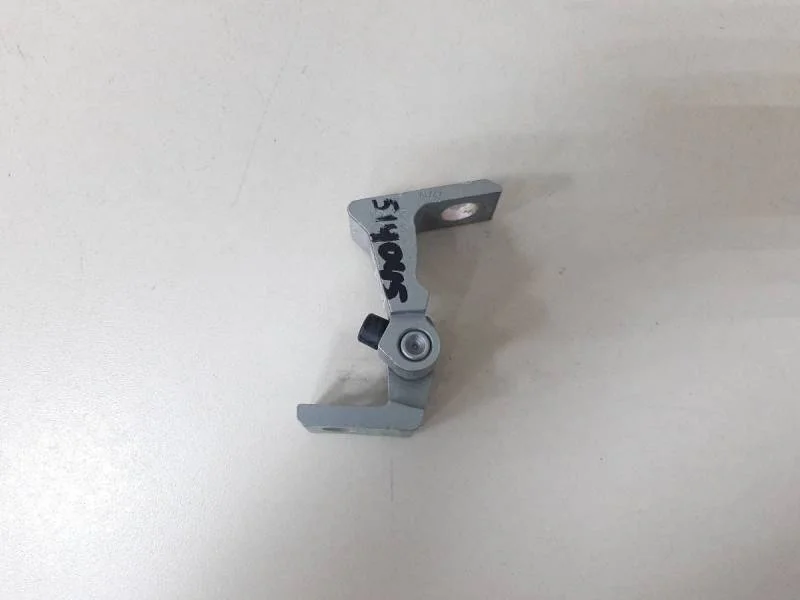 Петля двери Volkswagen Polo (Mk6) 2020>