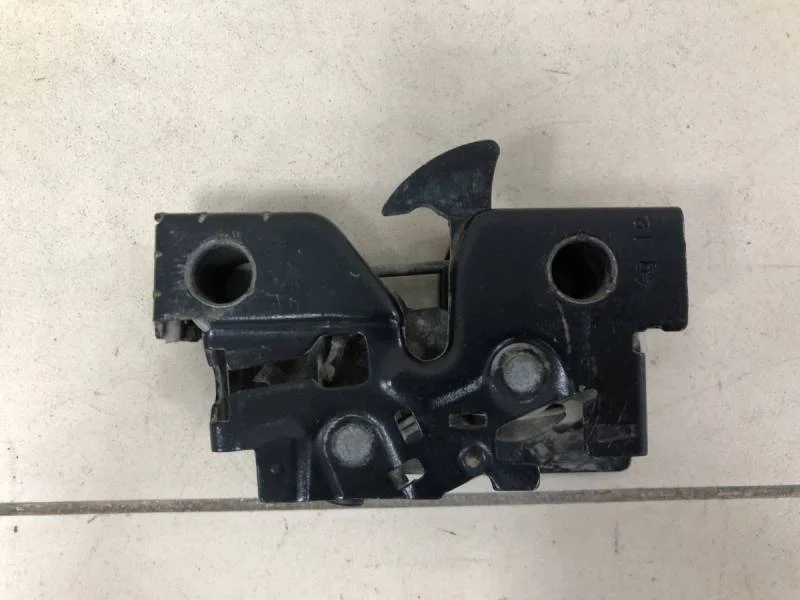 Замок капота Volkswagen Polo (Sed RUS) 2011>