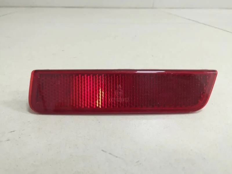 Отражатель в бампер задний правый Renault Duster 2012>