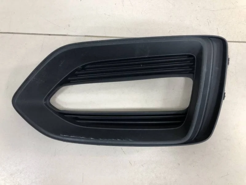 Рамка противотуманной фары правой Hyundai Solaris 2017>