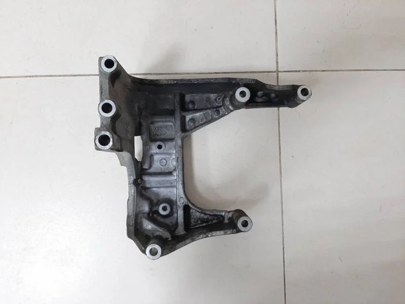 Кронштейн КПП Nissan X-Trail (T31) 2007-2014