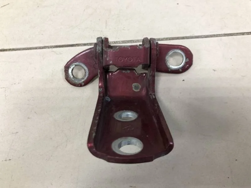 Петля двери задней правой нижняя Toyota Corolla E120 2001-2007