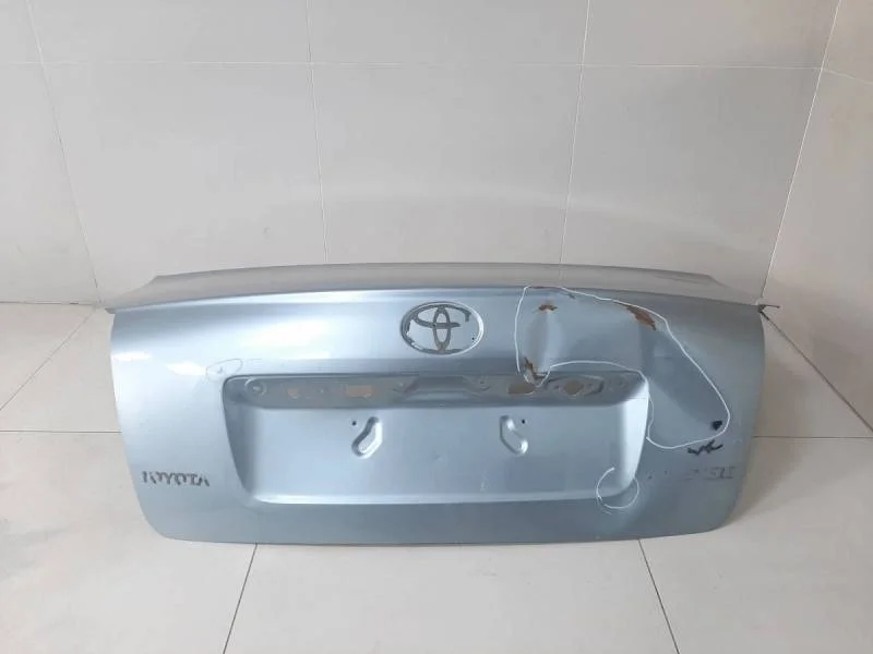 Крышка багажника Toyota Avensis (T250) 2003-2009