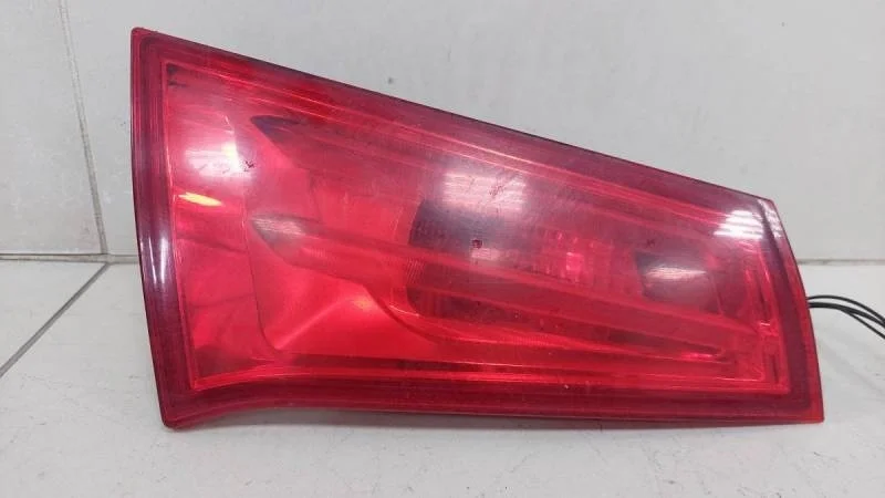 Фонарь задний внутренний левый Citroen C4 2011>