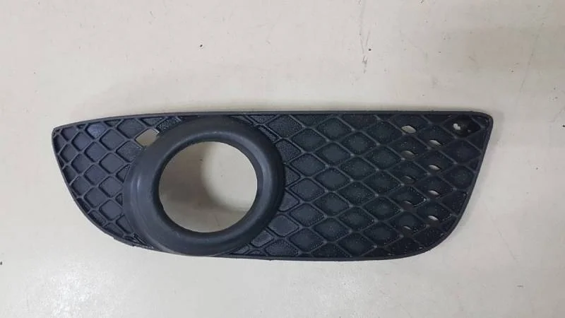 Решетка в бампер правая Mitsubishi Lancer X (CX, CY)  2007>