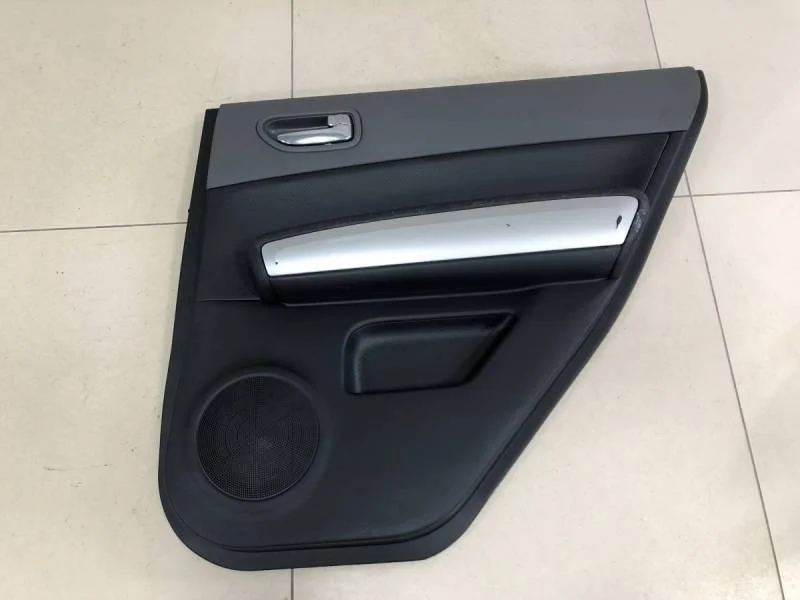 Обшивка двери задней правой Nissan X-Trail (T31) 2007-2014