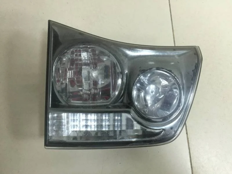 Фонарь задний внутренний левый Lexus RX 300/330/350/400h (XU30) 2003-2009