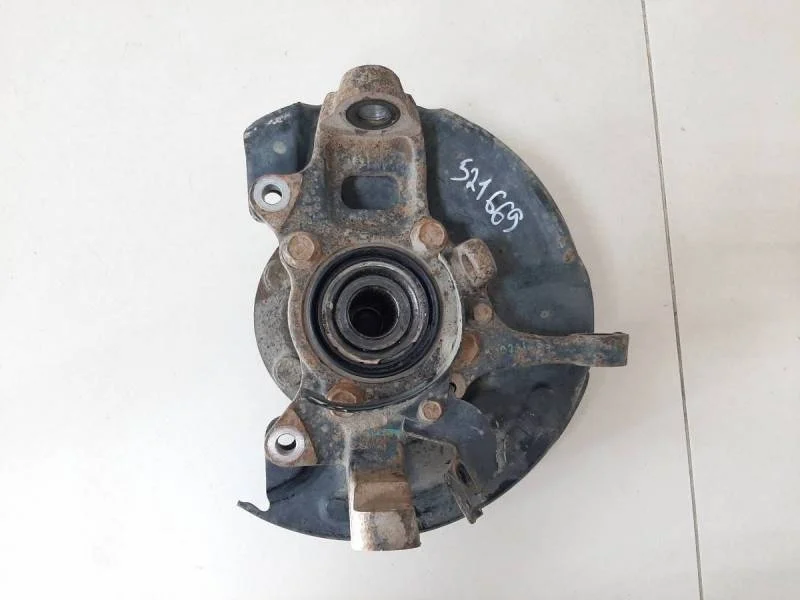 Кулак поворотный передний правый Mitsubishi Pajero/Montero Sport (KH) 2008-2015