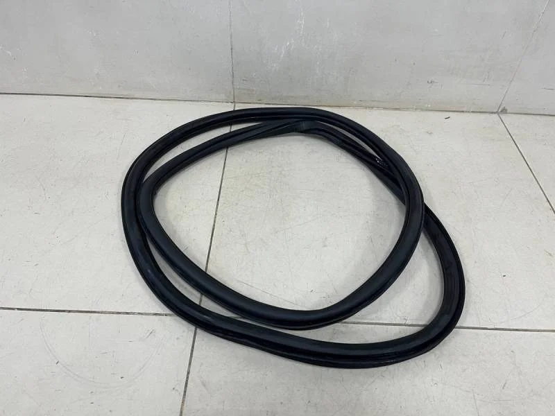 Уплотнитель проема двери задней левой Volkswagen Polo (Sed RUS) 2011>