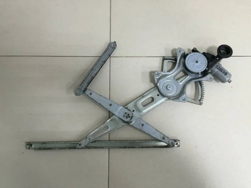 Стеклоподъемник электр. передний правый Toyota Rav 4 (A30) 2006-2013