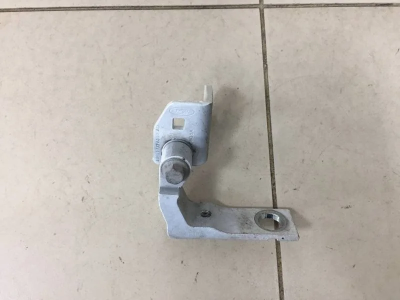 Петля двери Ford Focus 3 2011>