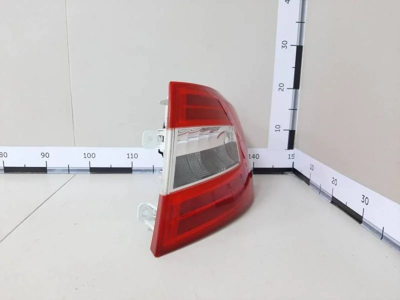 Фонарь задний правый Skoda Octavia (A7) 2013>