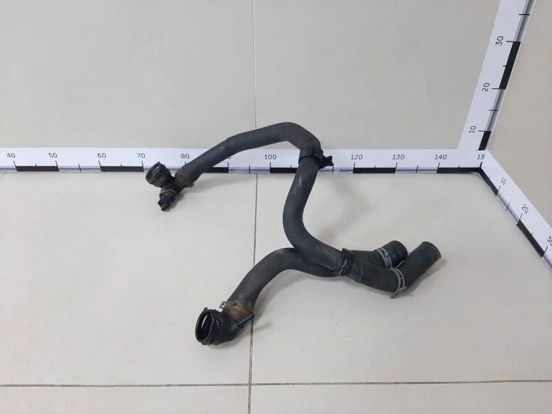 Патрубок радиатора охлаждения Skoda Octavia (A7) 2013>