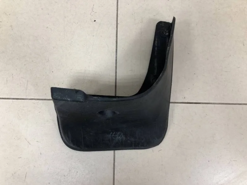 Брызговик задний правый Toyota Corolla E150 2006-2013