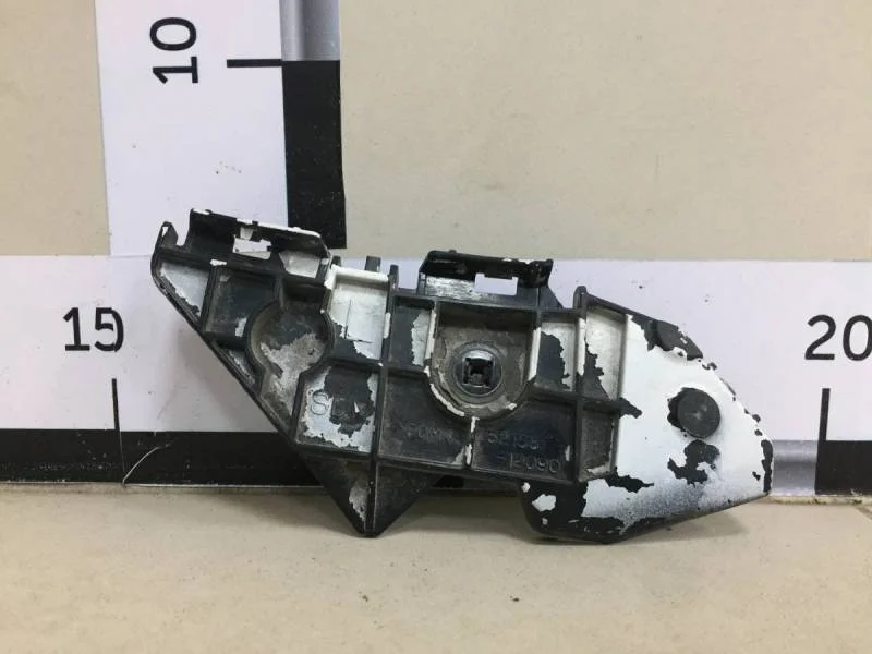 Кронштейн заднего бампера левый Toyota Corolla E150 2006-2013