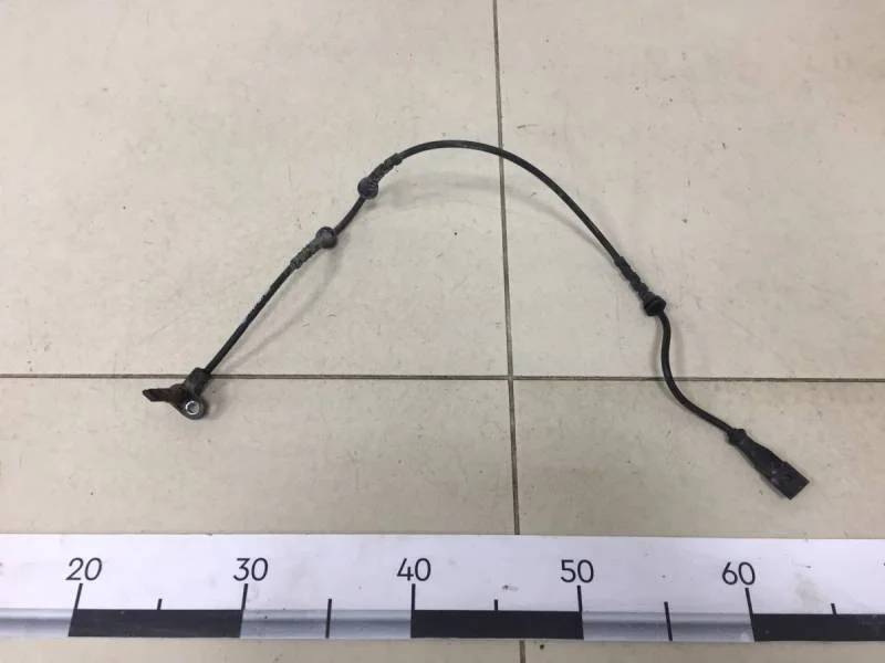 Датчик ABS передний Renault Duster 2012>