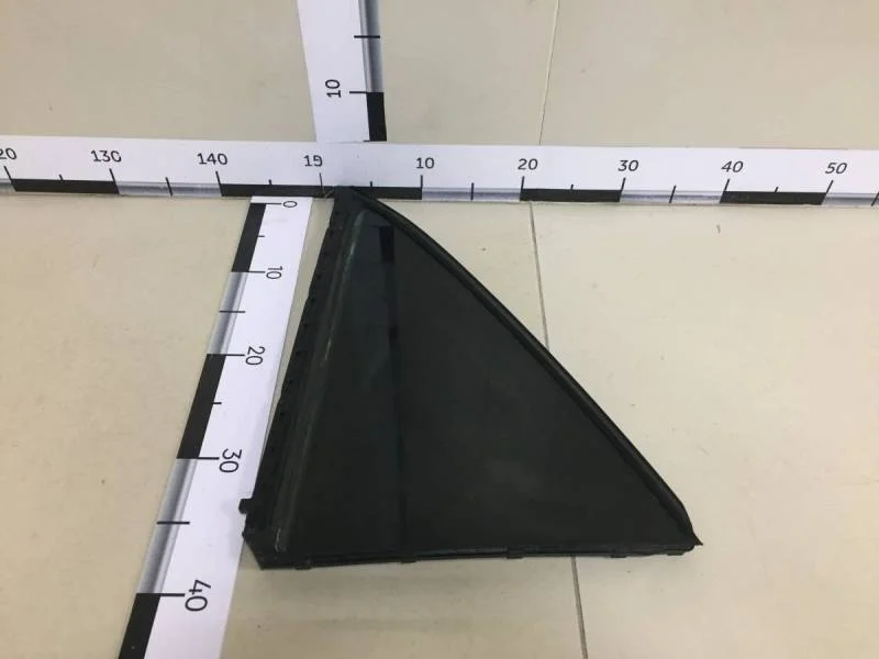 Стекло двери задней правой (форточка) Toyota Camry (V40) 2006-2011