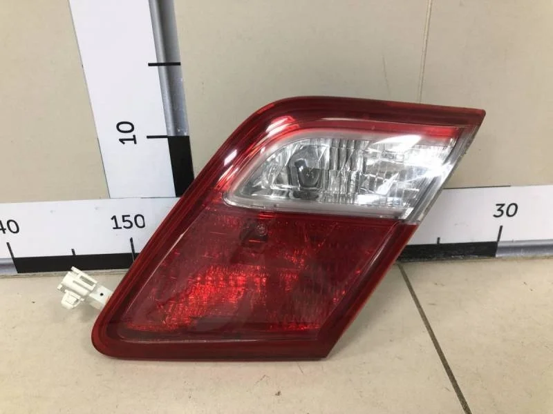 Фонарь задний внутренний правый Toyota Camry (V40) 2006-2011
