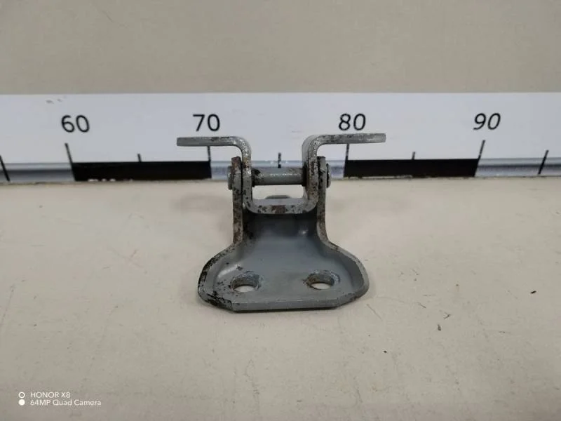 Петля двери передней правой нижняя Toyota Camry (V40) 2006-2011