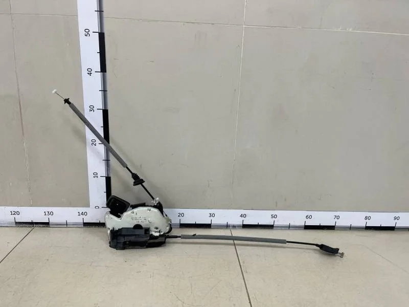 Замок двери передней правой Volkswagen Polo (Sed RUS) 2011>