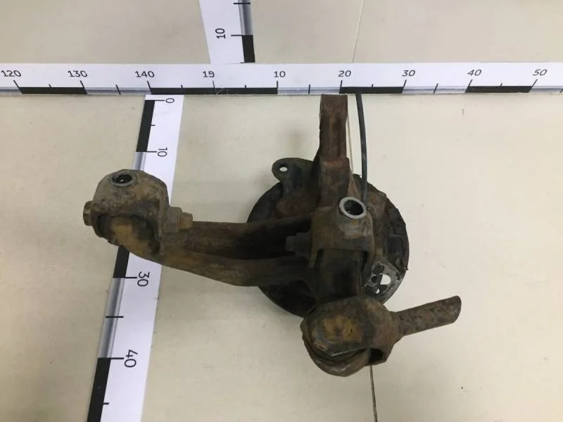 Кулак поворотный задний левый Toyota Camry (V40) 2006-2011