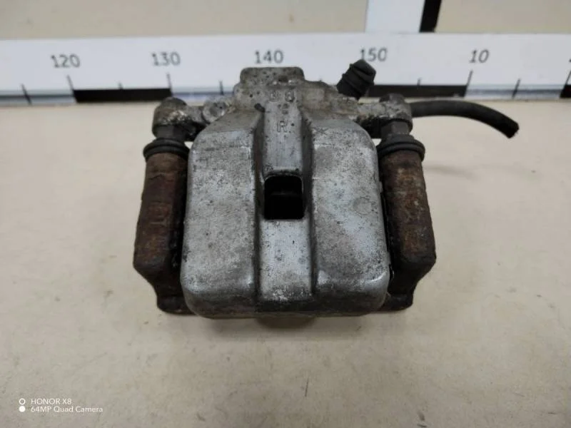 Суппорт задний правый Toyota Camry (V40) 2006-2011